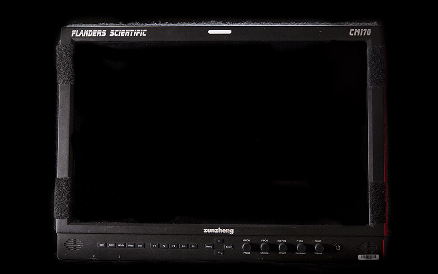 Flanders Scientific DM240 - 01