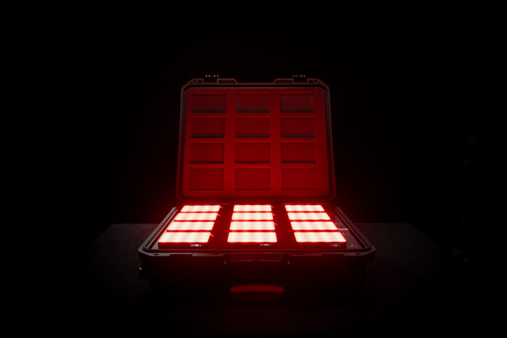 Aputure MC - Kit Of 12 & Charging Case