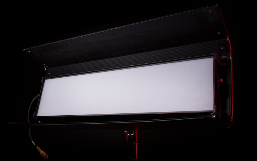 Kino Freestyle 31 LED Light - 01