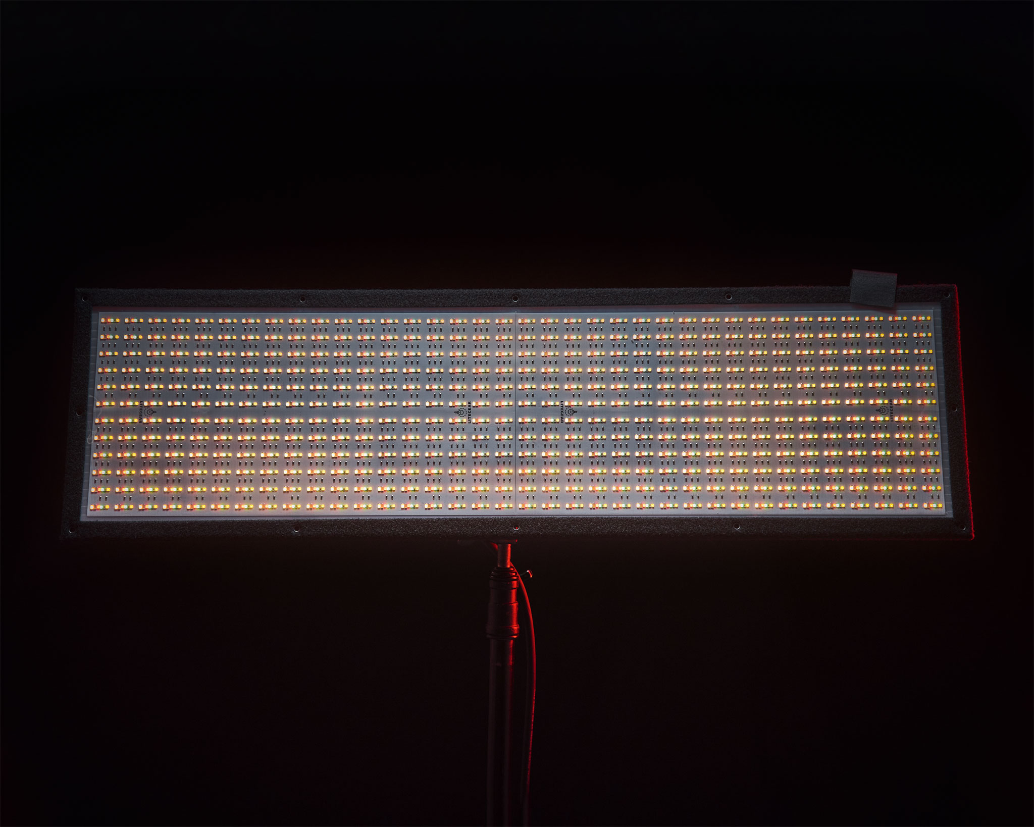 LiteMat Spectrum 2L Full RGB+W LED - 01