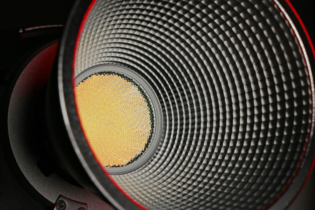 Aputure STORM 1200x 02